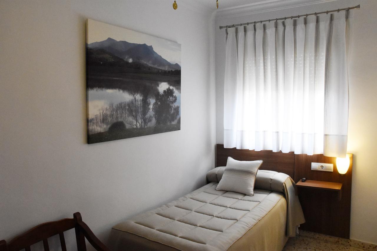 Hostal Restaurante El Cruce Ardales Bagian luar foto