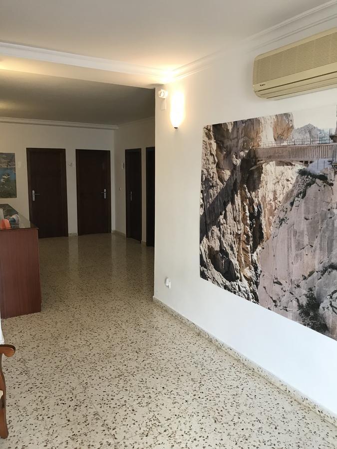 Hostal Restaurante El Cruce Ardales Bagian luar foto